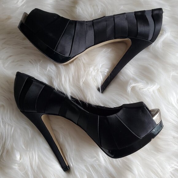 BCBGMAXAZRIA Black Satin Peep Toe Pumps SZ 8.5 - Picture 1 of 11